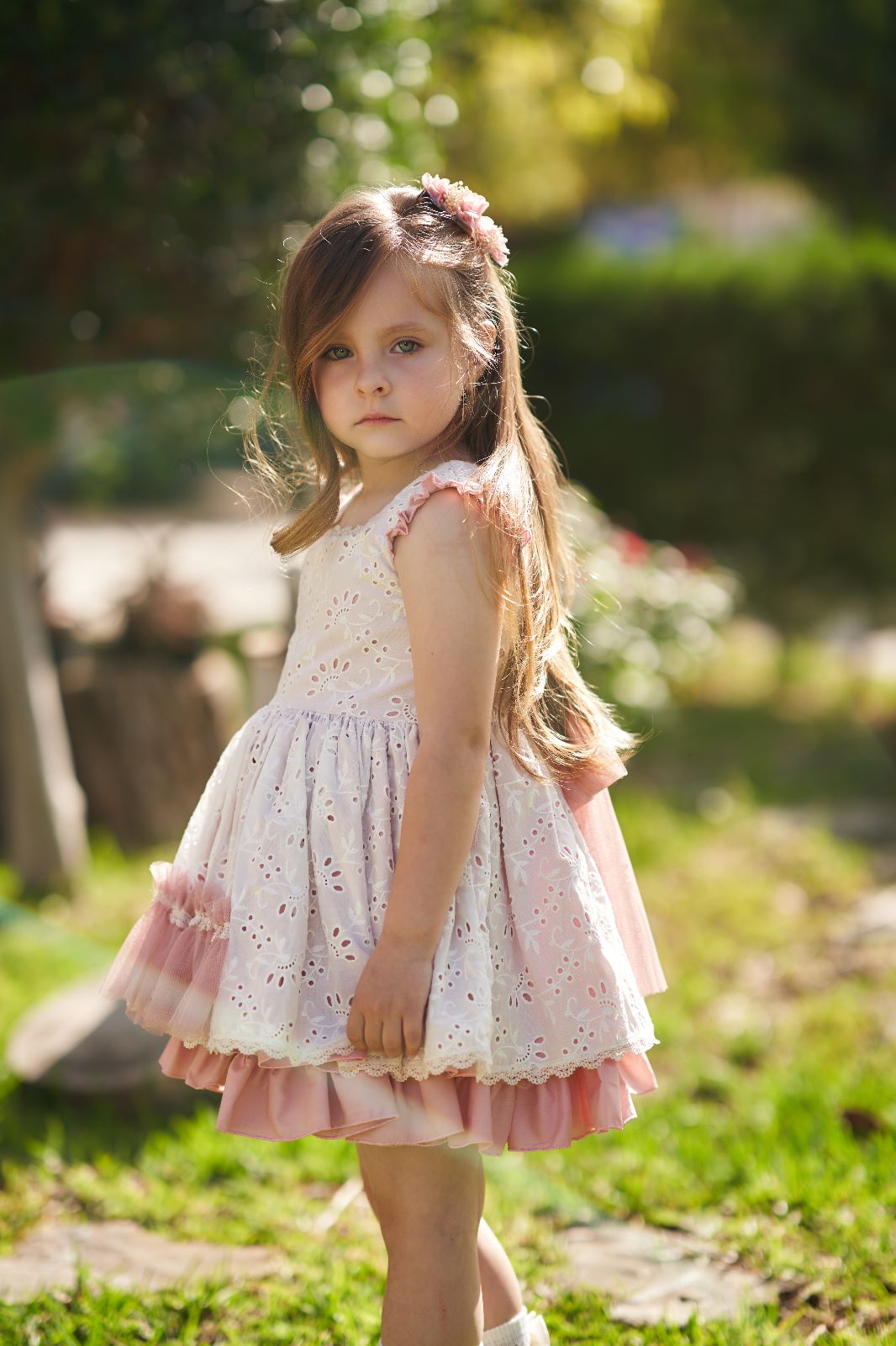 Alba vestido de niña